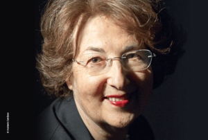 Imagem com retrato da escritora.