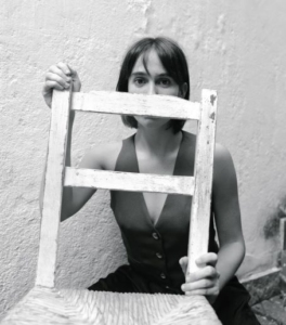 Imagem com a fotografia da dinamizadora.