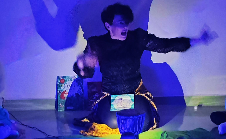 Imagem com uma das cenas da atividade.