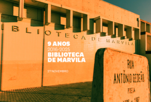 Imagem com uma vista parcial da fachada.