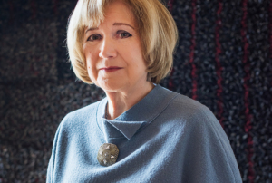 Imagem com o retrato de Lídia Jorge.