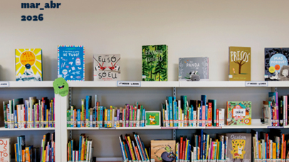 Imagem com estante preenchida com livros