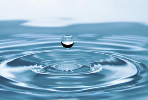 Imagem com uma gota de água.